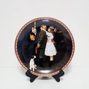 Vintage Norman Rockwell Kiss and Tell Edwin M. Knowles Collectors Plate 8.5"